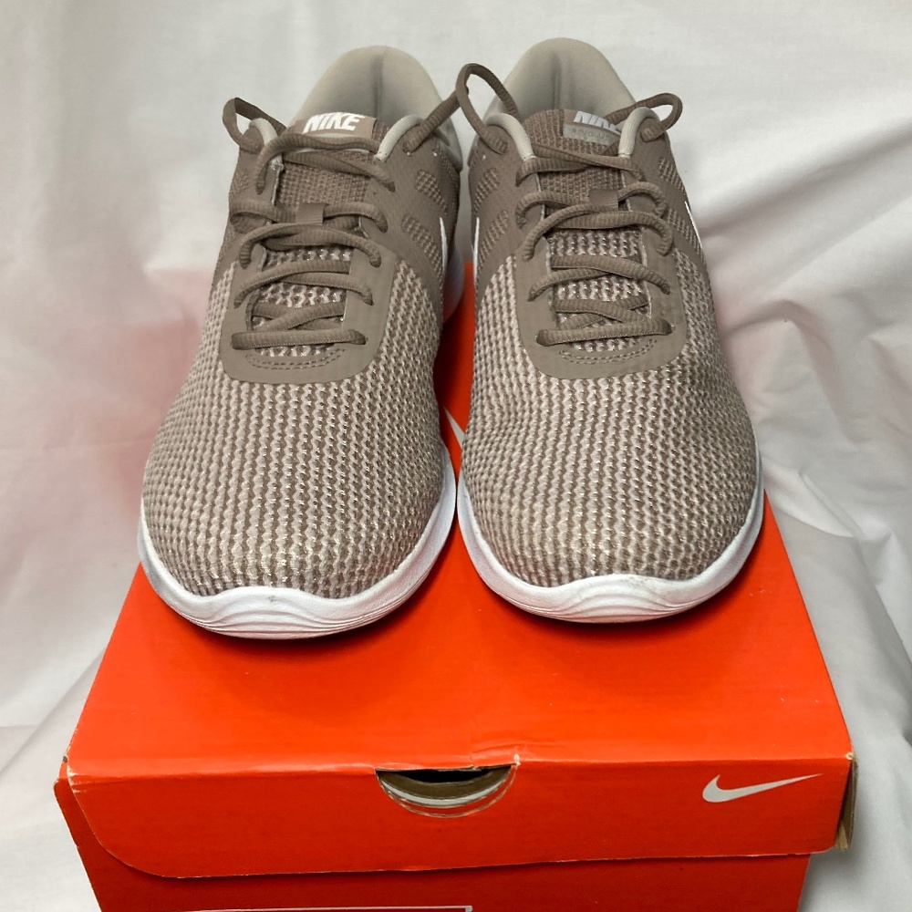 Nike Revolution (SS 12)